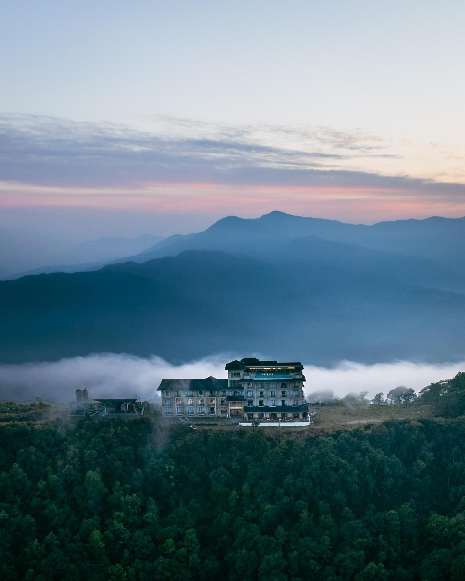 Sarangkot Mountain Lodge Pokhara Exterior foto